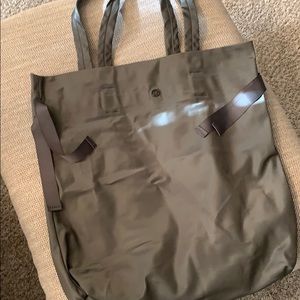 Lululemon Easy As Sunday Tote 19L